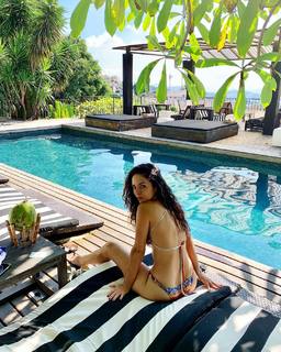 Claudia Ohana feet photo thumbnail