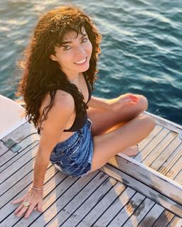 Claudia Ohana feet photo thumbnail