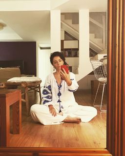 Claudia Ohana feet photo thumbnail