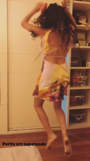 Claudia Ohana feet photo thumbnail