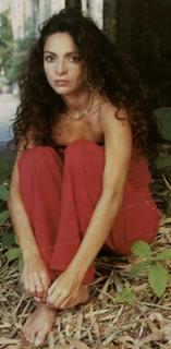 Claudia Ohana feet photo thumbnail