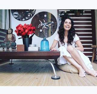 Claudia Ohana feet photo thumbnail