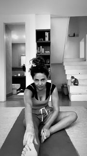Claudia Ohana feet photo thumbnail