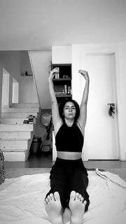 Claudia Ohana feet photo thumbnail