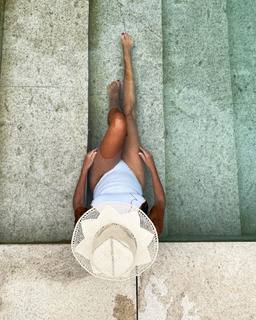 Claudia Ohana feet photo thumbnail