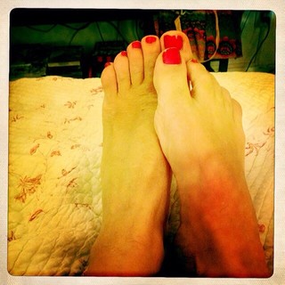 Claudia Ohana feet photo thumbnail