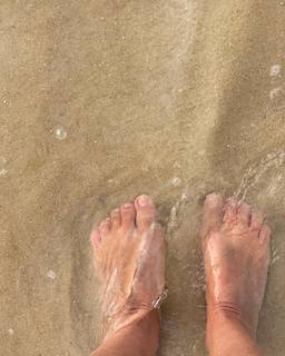 Claudia Ohana feet photo thumbnail