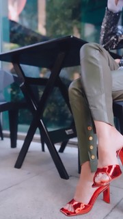 Claudia Ohana feet photo thumbnail