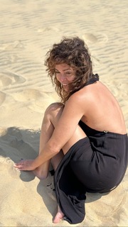 Claudia Ohana feet photo thumbnail