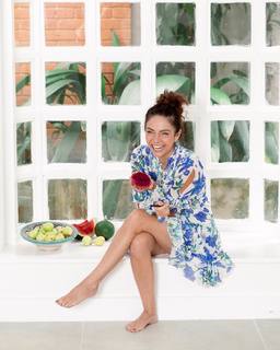 Claudia Ohana feet photo thumbnail