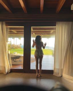 Claudia Ohana feet photo thumbnail