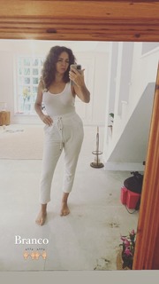 Claudia Ohana feet photo thumbnail