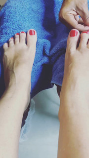 Claudia Ohana feet photo thumbnail