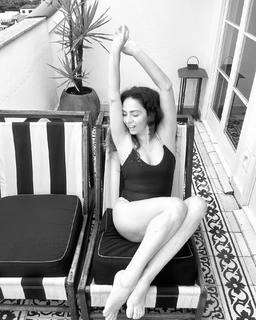 Claudia Ohana feet photo thumbnail