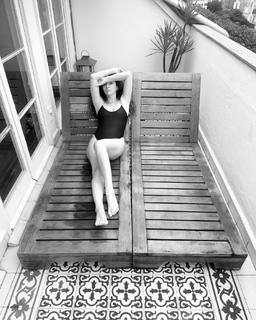 Claudia Ohana feet photo thumbnail