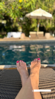 Claudia Ohana feet photo thumbnail