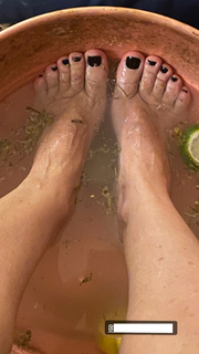 Claudia Ohana feet photo thumbnail