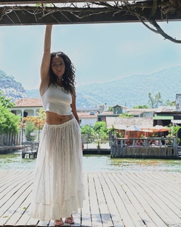 Claudia Ohana feet photo thumbnail