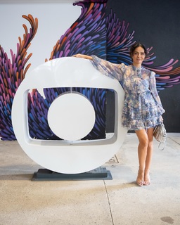Claudia Ohana feet photo thumbnail