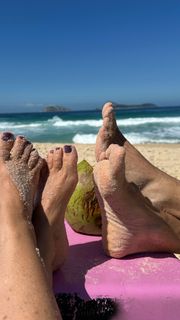 Claudia Ohana feet photo thumbnail