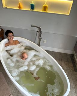 Claudia Ohana feet photo thumbnail