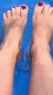 Claudia Ohana feet photo thumbnail