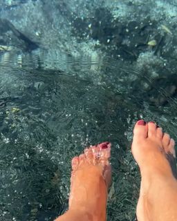 Claudia Ohana feet photo thumbnail