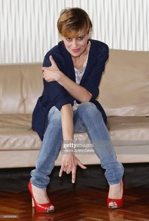 Claudia Pandolfi feet photo 19