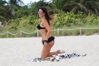 Claudia Romani feet photo thumbnail
