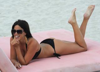 Claudia Romani feet photo thumbnail