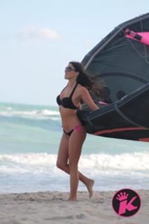 Claudia Romani feet photo thumbnail