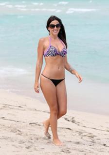 Claudia Romani feet photo thumbnail