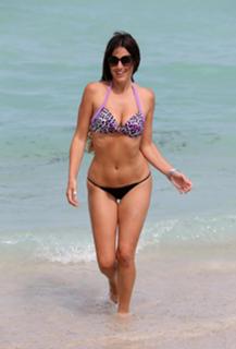 Claudia Romani feet photo thumbnail