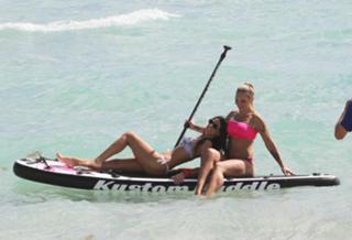 Claudia Romani feet photo thumbnail