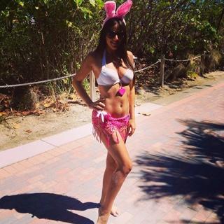 Claudia Romani feet photo thumbnail