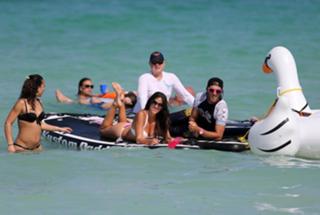 Claudia Romani feet photo thumbnail