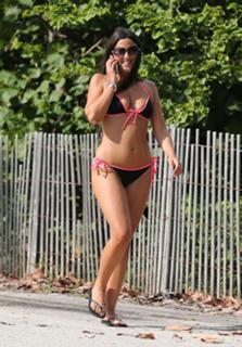 Claudia Romani feet photo thumbnail