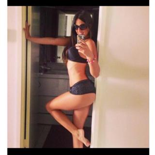 Claudia Romani feet photo thumbnail