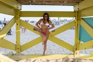 Claudia Romani feet photo thumbnail