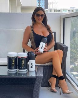Claudia Romani feet photo thumbnail