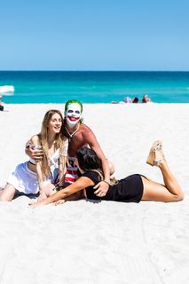 Claudia Romani feet photo thumbnail