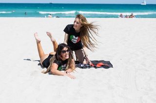 Claudia Romani feet photo thumbnail
