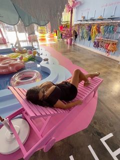 Claudia Romani feet photo thumbnail