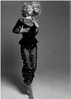 Claudia Schiffer feet photo thumbnail