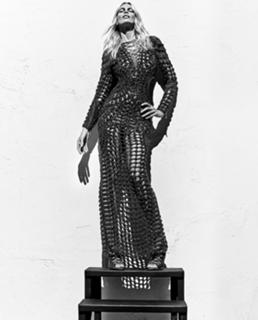 Claudia Schiffer feet photo thumbnail