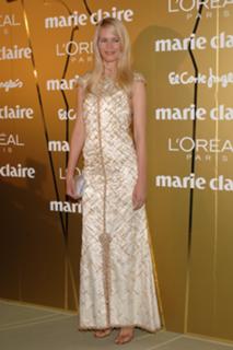 Claudia Schiffer feet photo thumbnail