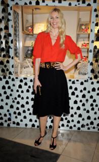 Claudia Schiffer feet photo thumbnail