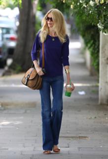 Claudia Schiffer feet photo thumbnail