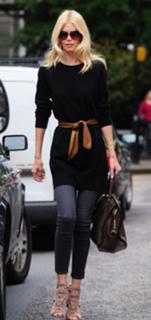 Claudia Schiffer feet photo thumbnail