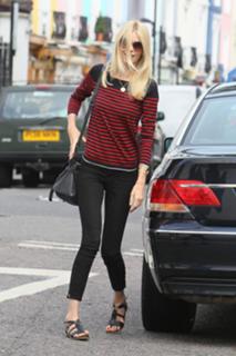 Claudia Schiffer feet photo thumbnail